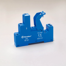 FINDER 97.01.SPA VOET VR DIN-RAIL S46