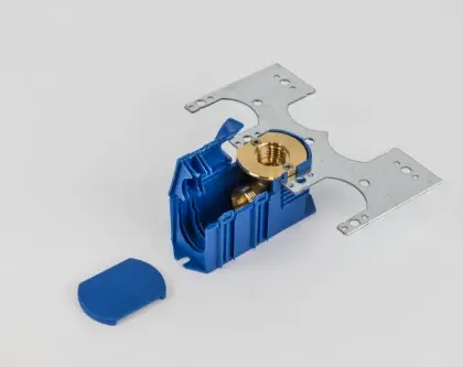 Begetube 621262052 Begetube muurinbouwdoos 90° FM 1/2 x M24 - blauw - met bevestigingsbeugel