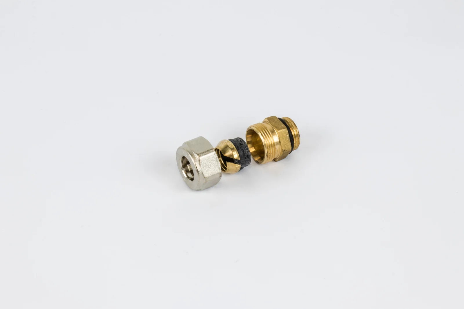 Begetube Aansluitnippel kollektor 1/2 met O-ring met klemverbinding van 14 mm begetube 302010508