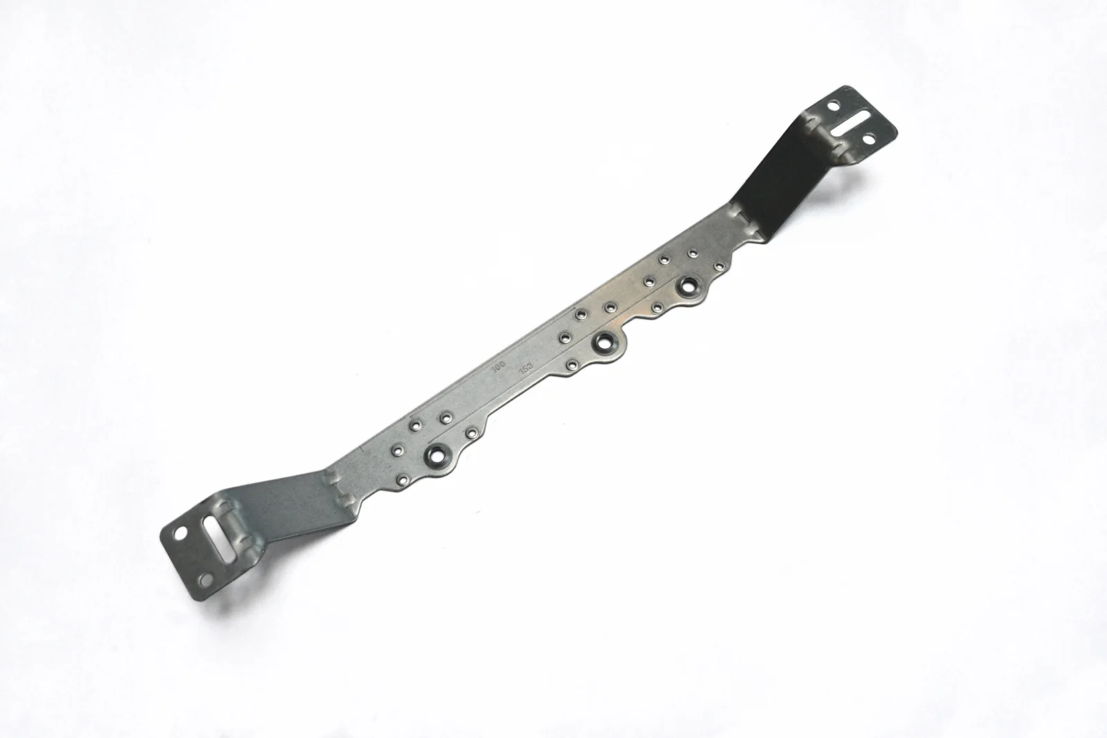 Begetube Bevestigingsbeugel voor muurplaten afstanden 80 - 100 - 153mm 613991000