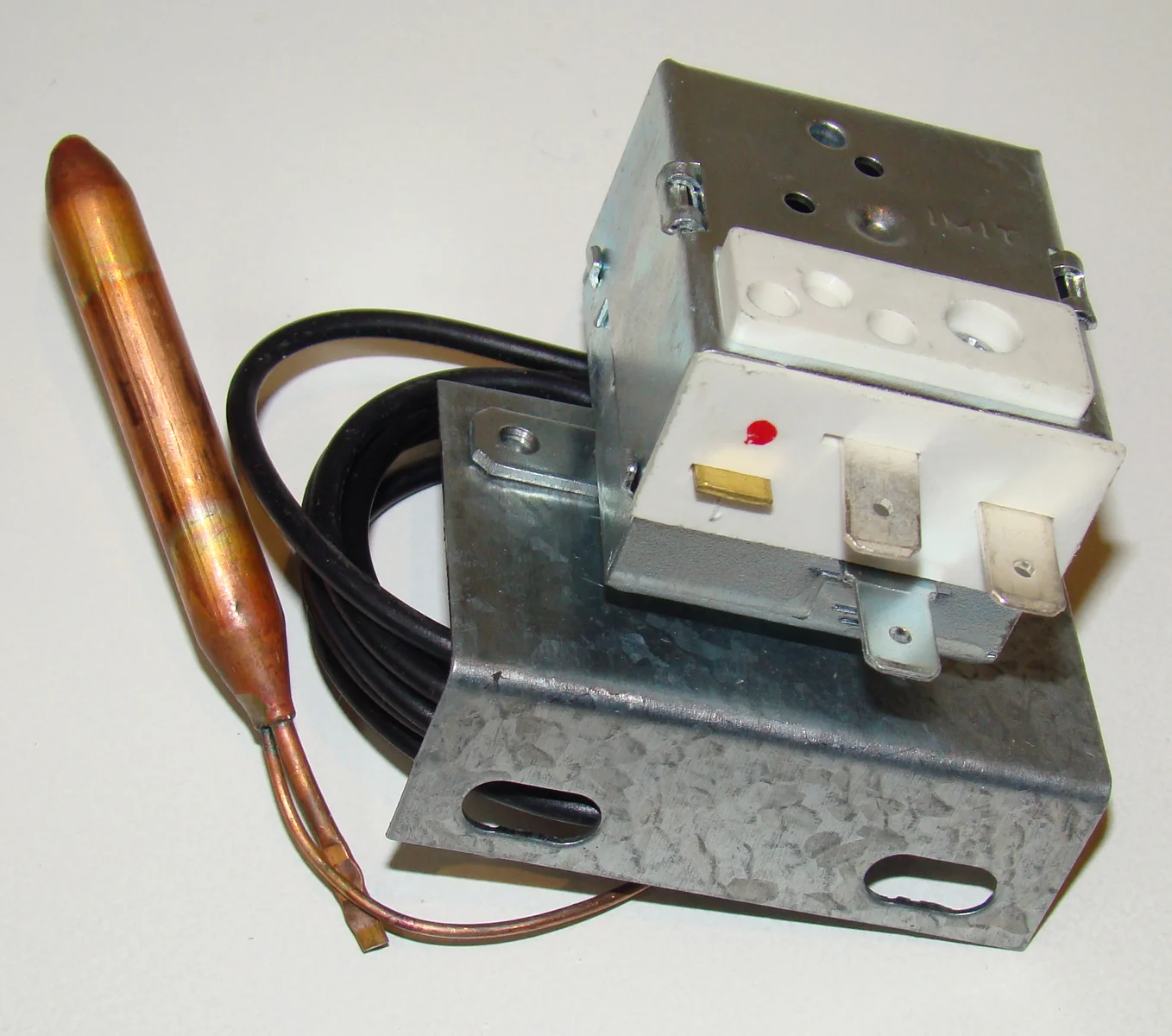 Bosch Max aquastaat (clixon) met capillair Bosch(ex 8722112016) 87168277510