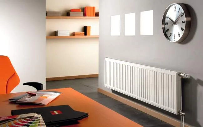 Radson Paneelradiator Radson Compact 33 HxL=300x2700mm 4034W (75/65/20) wit RAL9016 F203303027011300