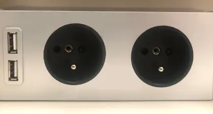 Vika Combibox met 2 stopkontacten + 2 USB poorten TA6099
